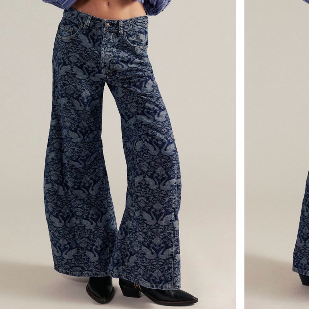 SOLD - Swan 🦢 🎶 song! We the free Eden jacquard slouchy flare jeans!